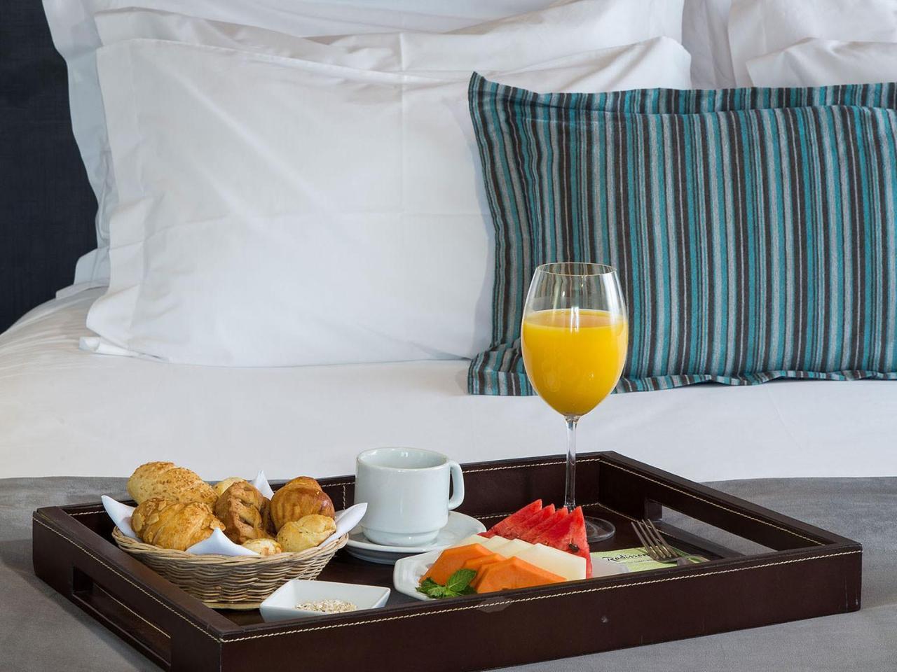Radisson Blu Toronto Downtown Otel Dış mekan fotoğraf